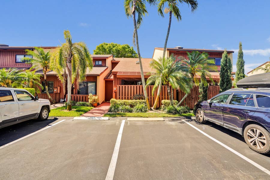 Property photo for 456 SE 14th Street, Dania Beach, FL