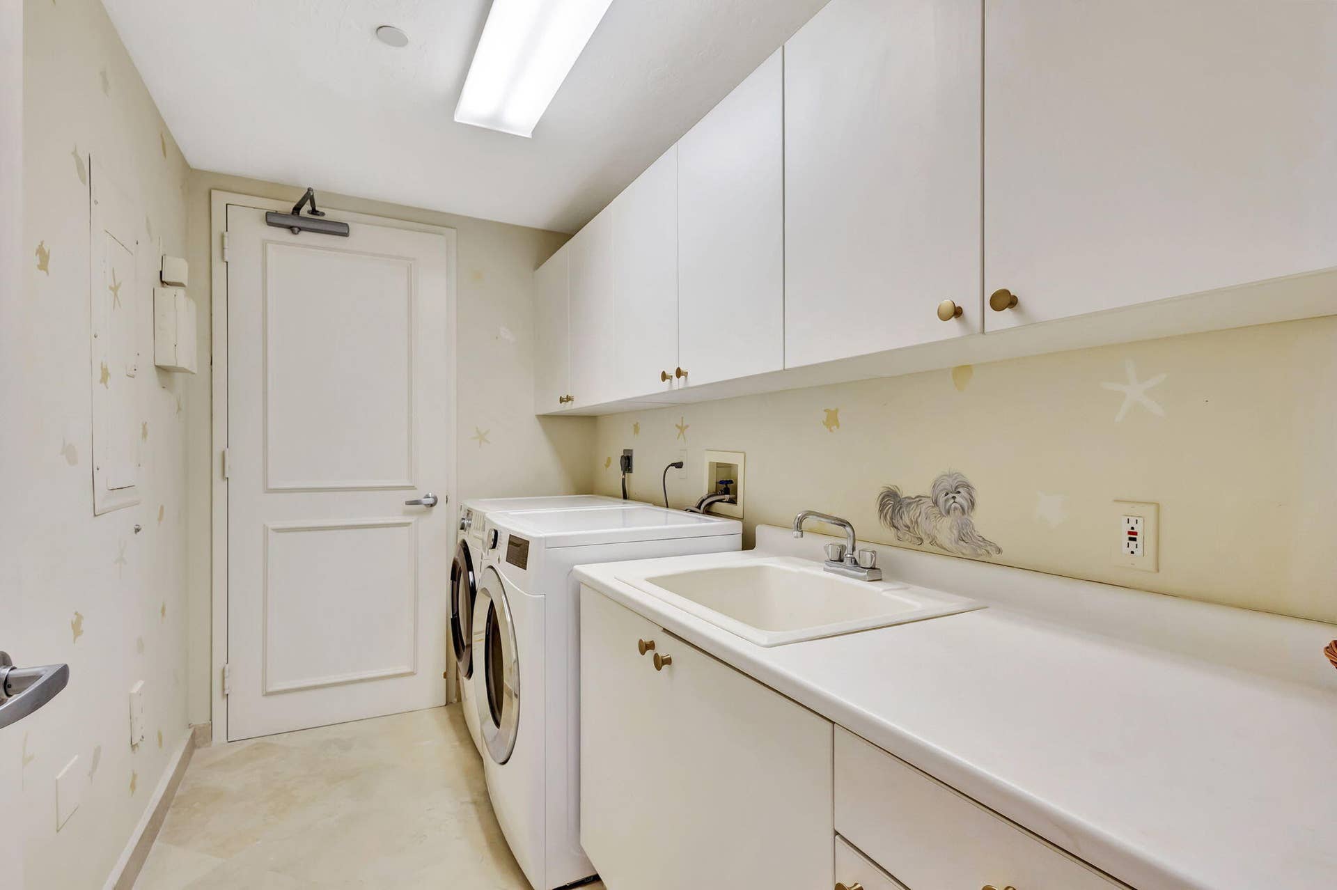 800 Ocean Drive, #404, Juno Beach, FL 33408 Laundry Room