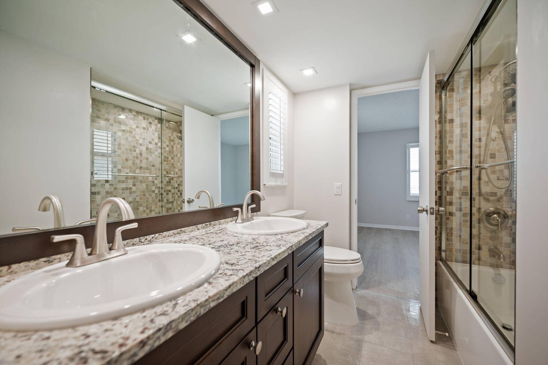 Units PH 1406 & PH 1407 are being sold together for $565,000. Unit 1407 Bathroom