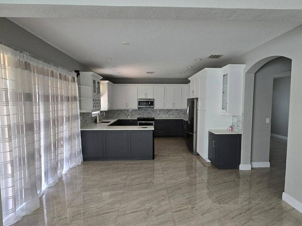 4436 Laurel Place, Weston, FL 33332 file_00000000254c820cb0ee7a9bb015a33a
