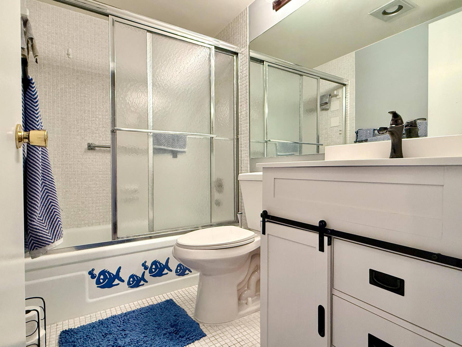 4046 Guildford C, Boca Raton, FL 33434 Full bathroom