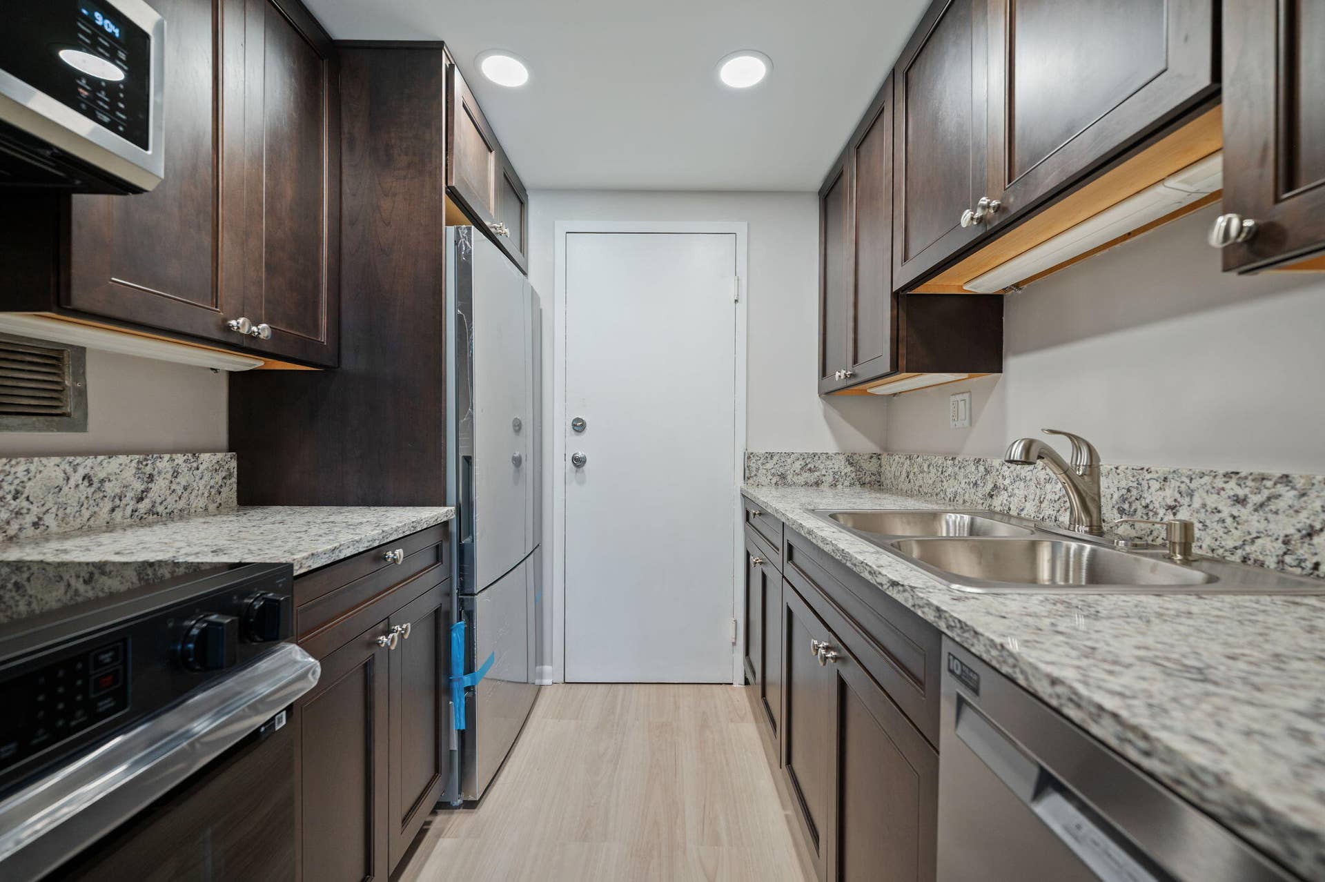 900 NE 18th Avenue, #1407, Fort Lauderdale, FL 33304 Units PH 1406 & PH 1407 are being sold together for $565,000. Unit 1407 kitchen (brand new)