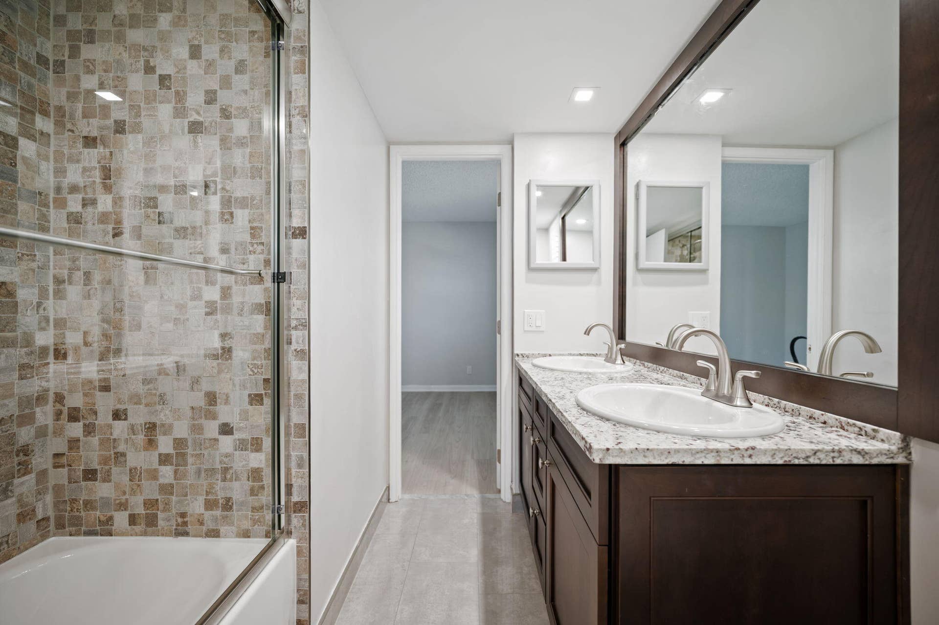 900 NE 18th Avenue, #1407, Fort Lauderdale, FL 33304 Units PH 1406 & PH 1407 are being sold together for $565,000. Unit 1407 Jack and Jill bathroom (new)