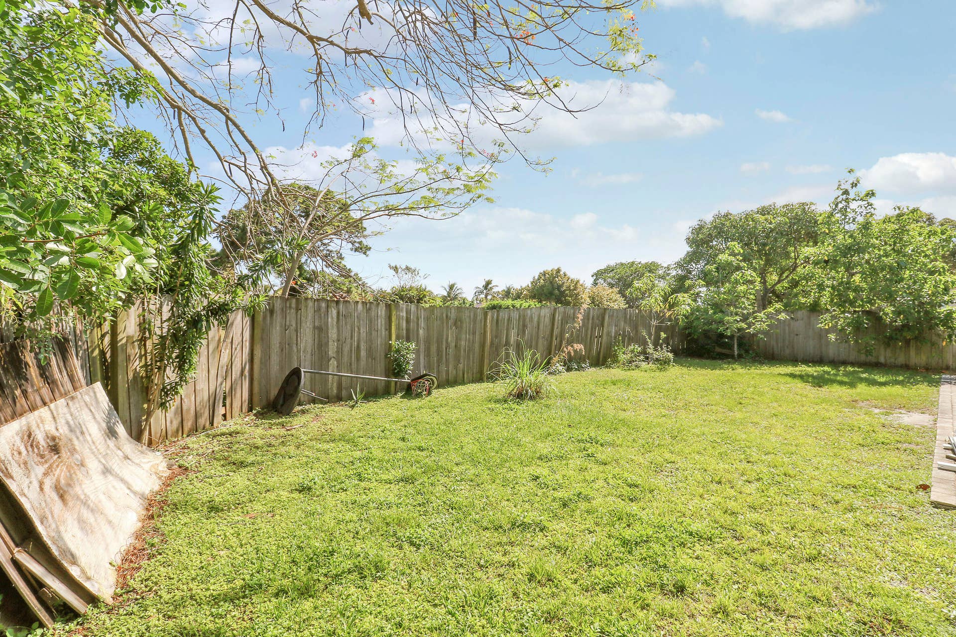 3336 Ave Villandry, Delray Beach, FL 33445 fenced in backyard