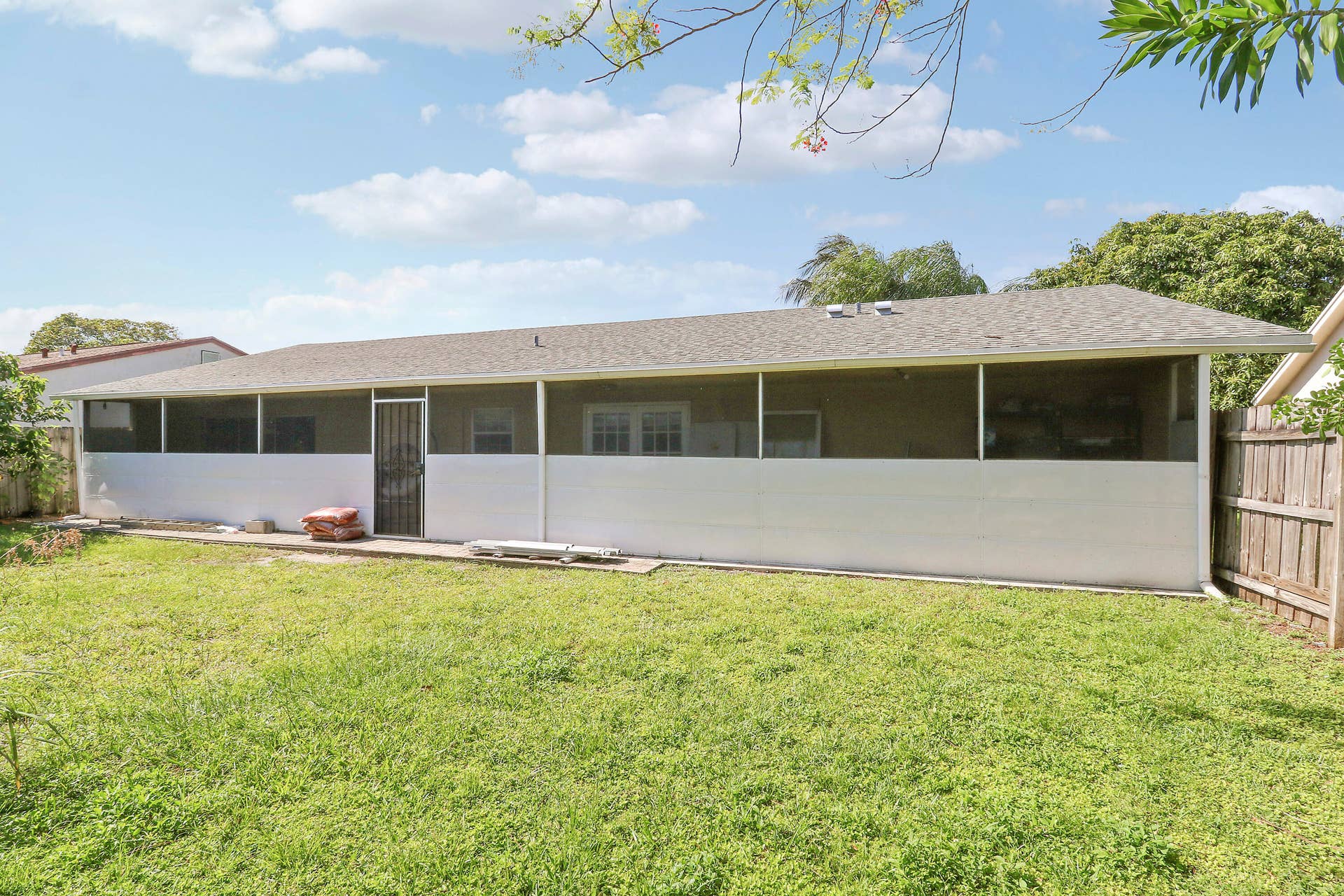 3336 Ave Villandry, Delray Beach, FL 33445 fenced in backyard