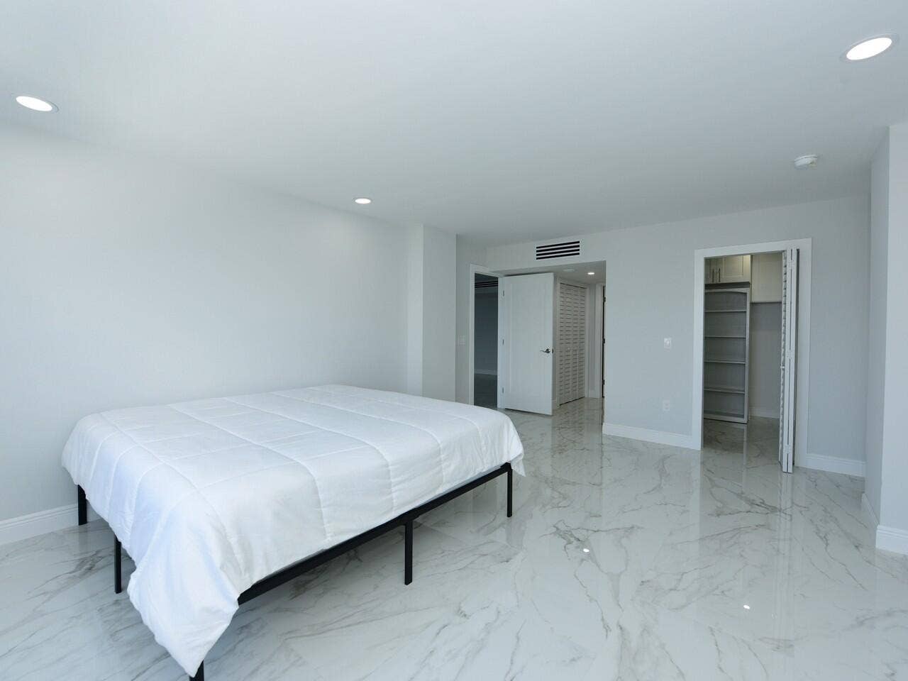 3450 S Ocean Boulevard, #726, Palm Beach, FL 33480 Patrician726-19