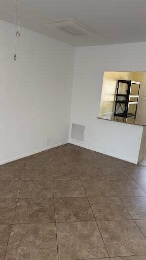 953 SE 10th, #6d, Deerfield Beach, FL 33441 Living Room