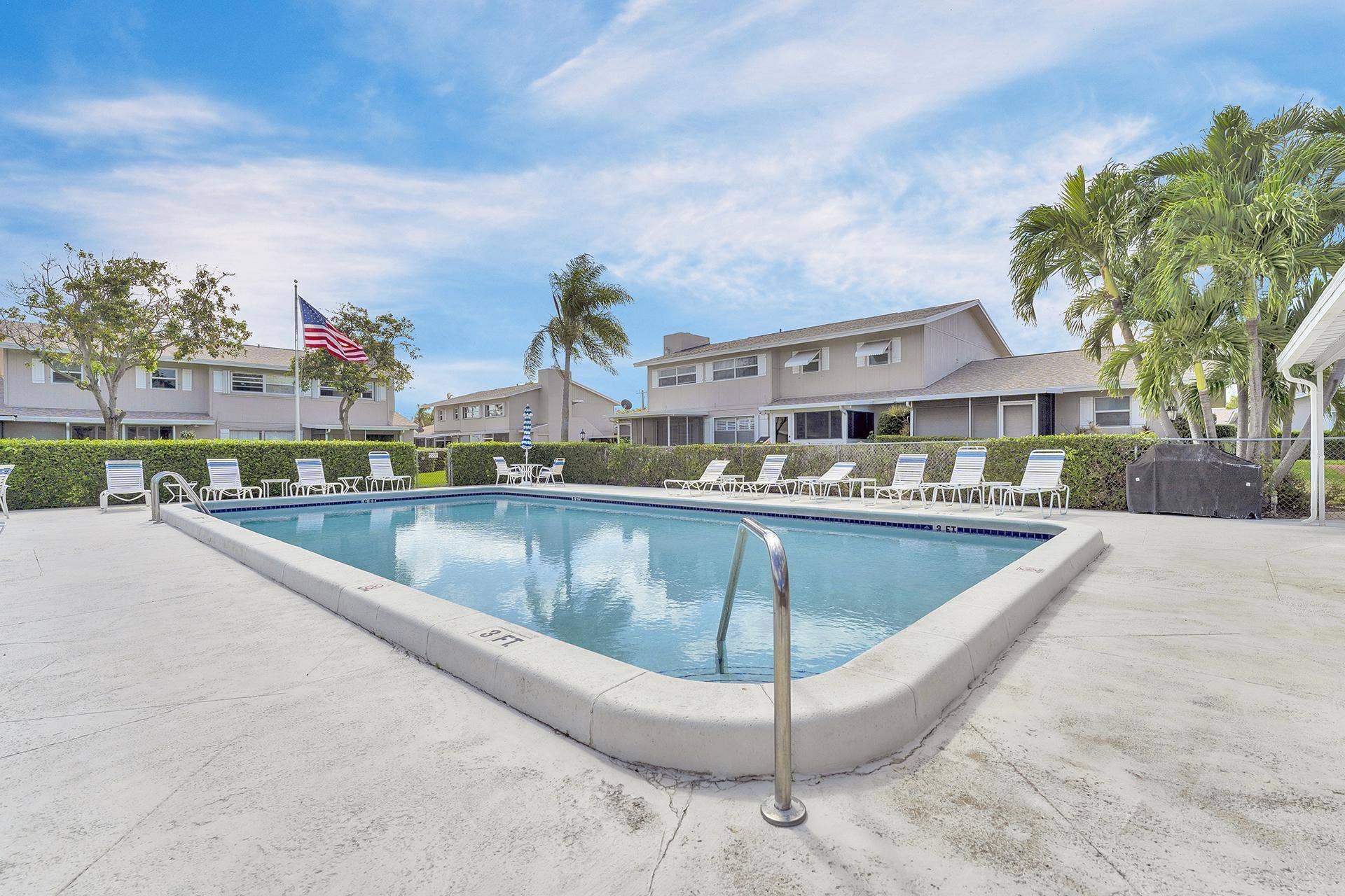953 SE 10th, #6d, Deerfield Beach, FL 33441 Community Pool