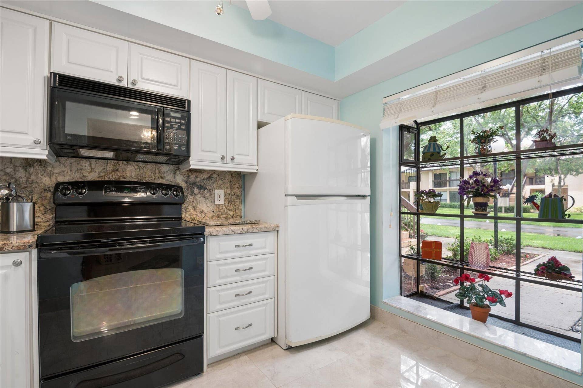 2307 SW 15th Street SW, #1, Deerfield Beach, FL 33442 2307 SW 15th St #1-12 kitchen 2