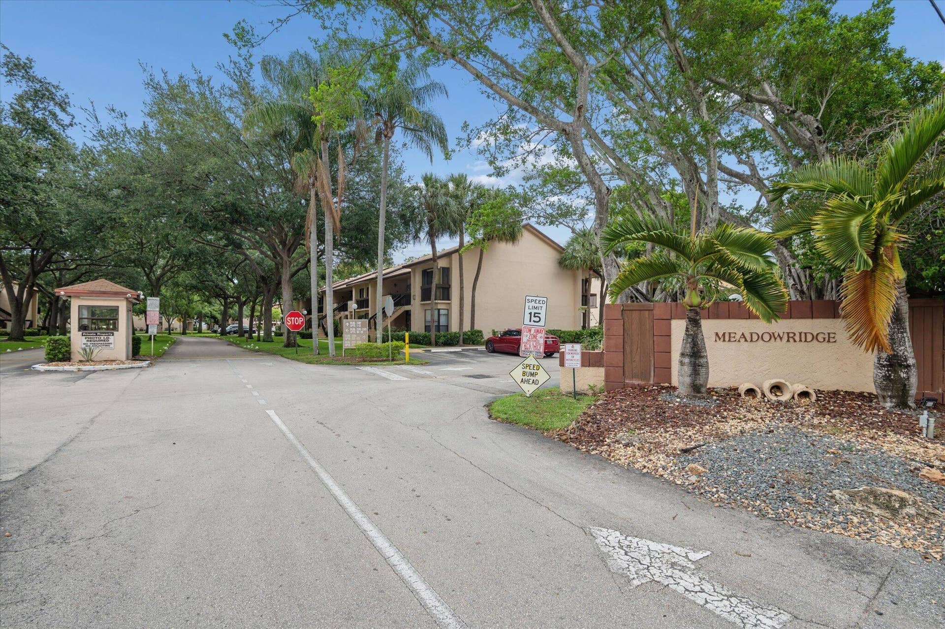 2307 SW 15th Street SW, #1, Deerfield Beach, FL 33442 Entrance of condominium