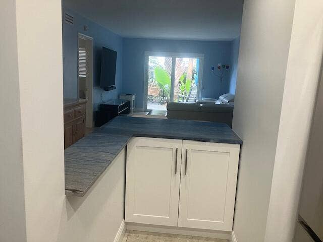 2901 NE 51st Street, #5, Fort Lauderdale, FL 33308 Kitchen
