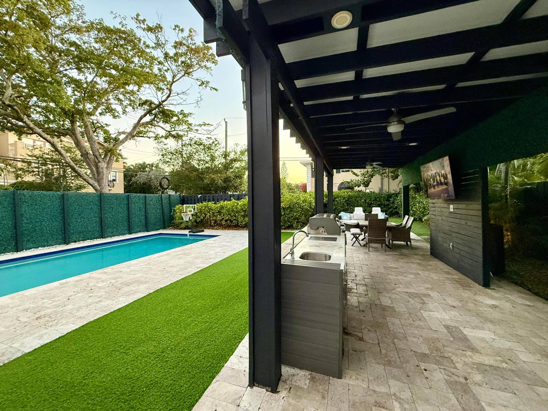 701 exterior 10