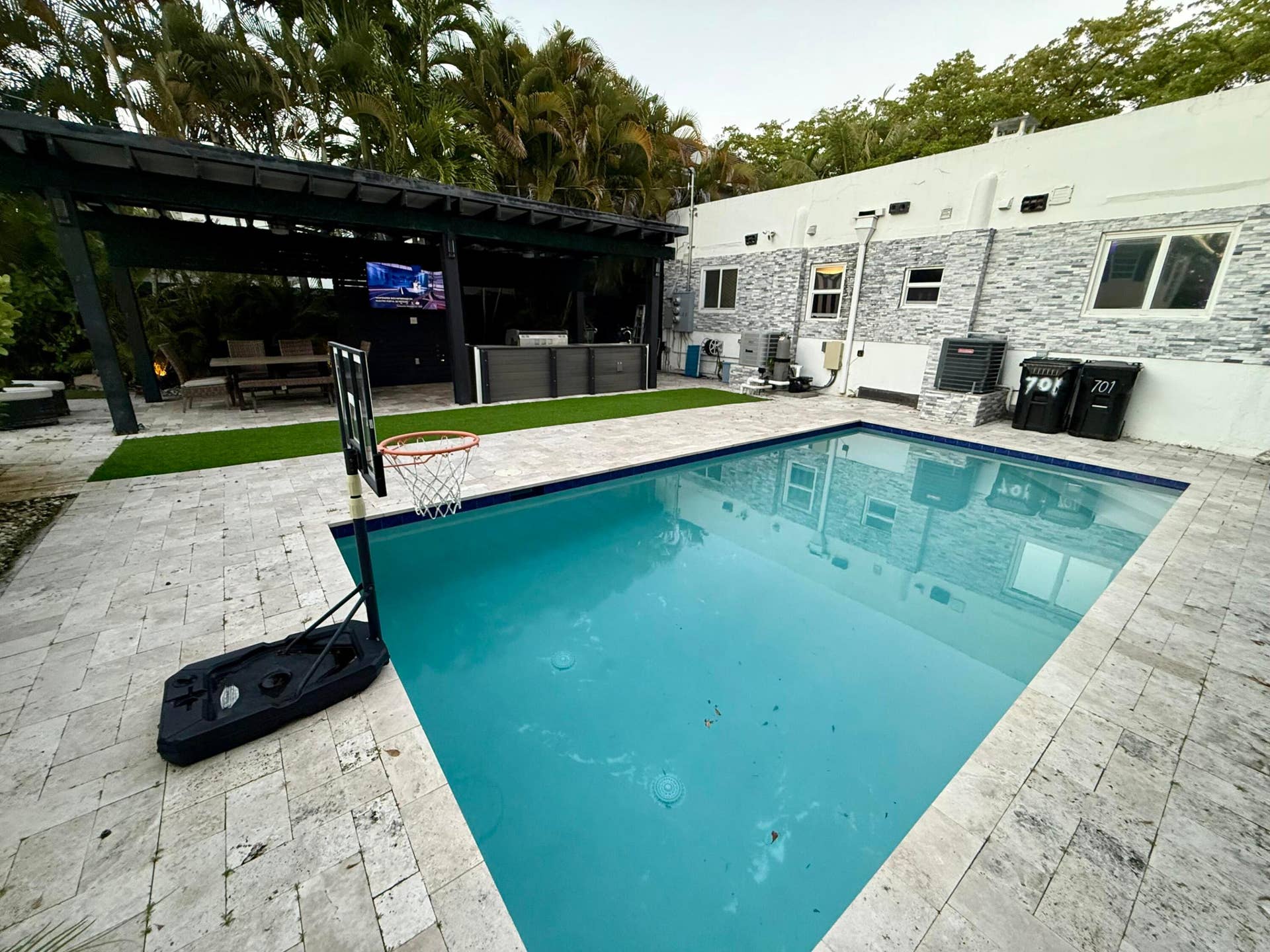701 exterior 3
