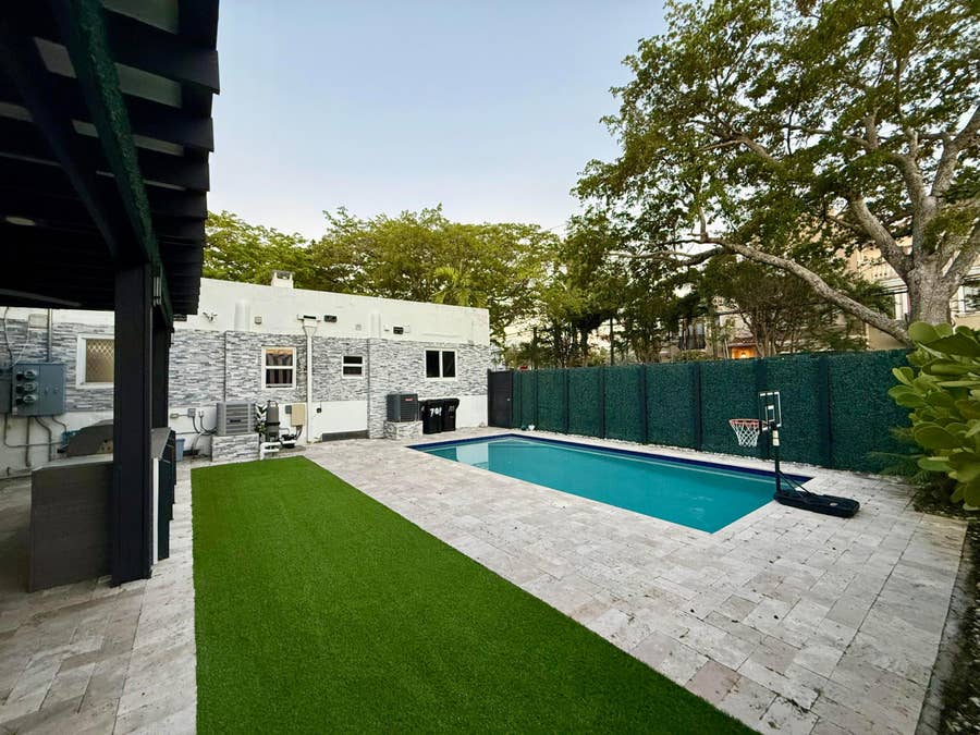 Property photo for 701 NE 17 Way, Fort Lauderdale, FL