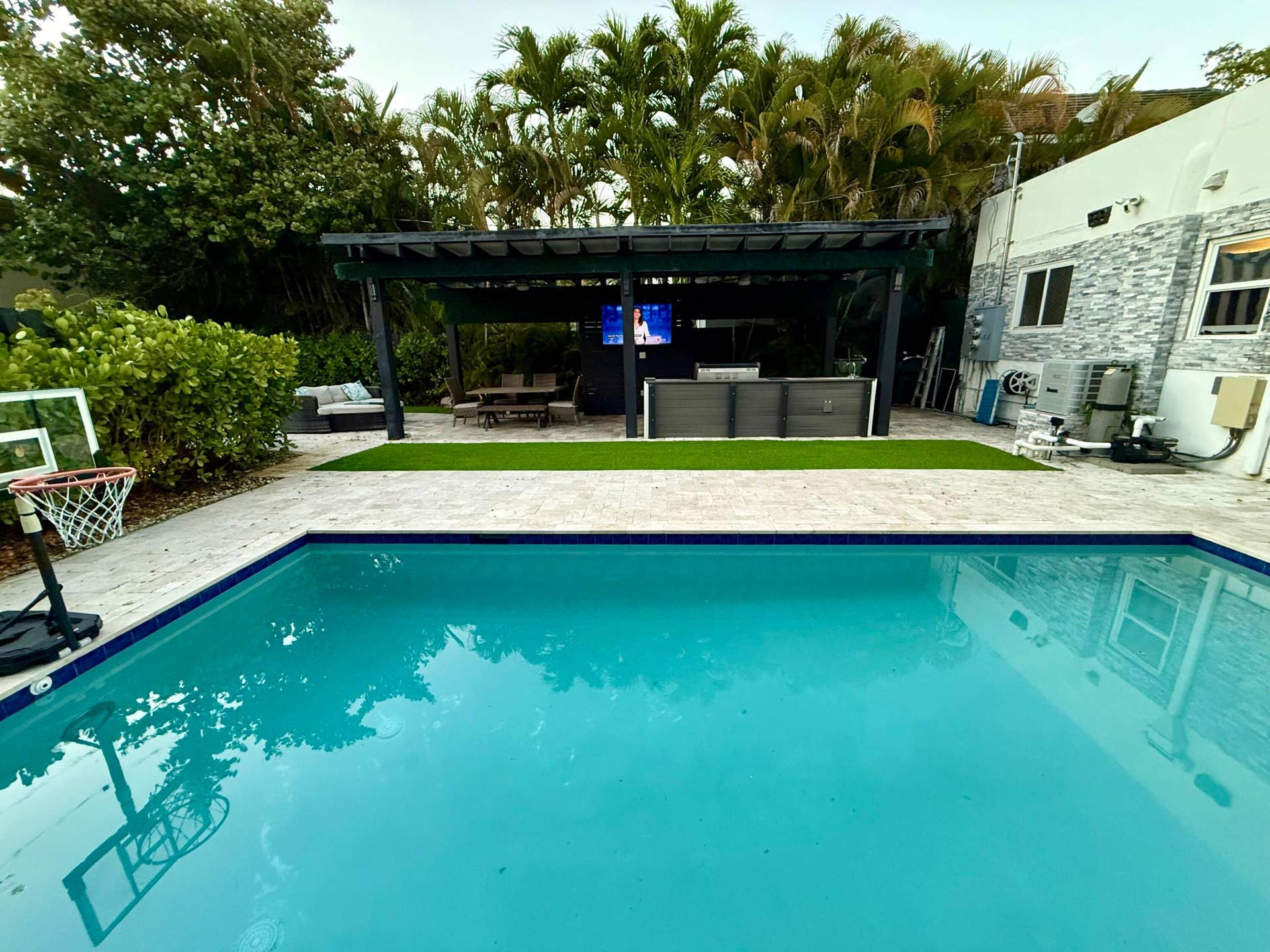 701 exterior 1