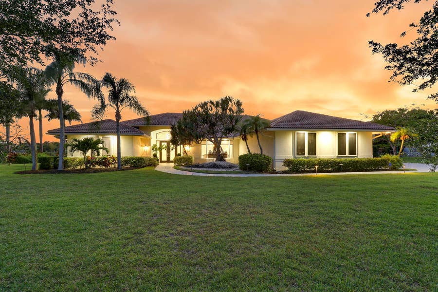 Property photo for 8667 Steeplechase Drive, Palm Beach Gardens, FL