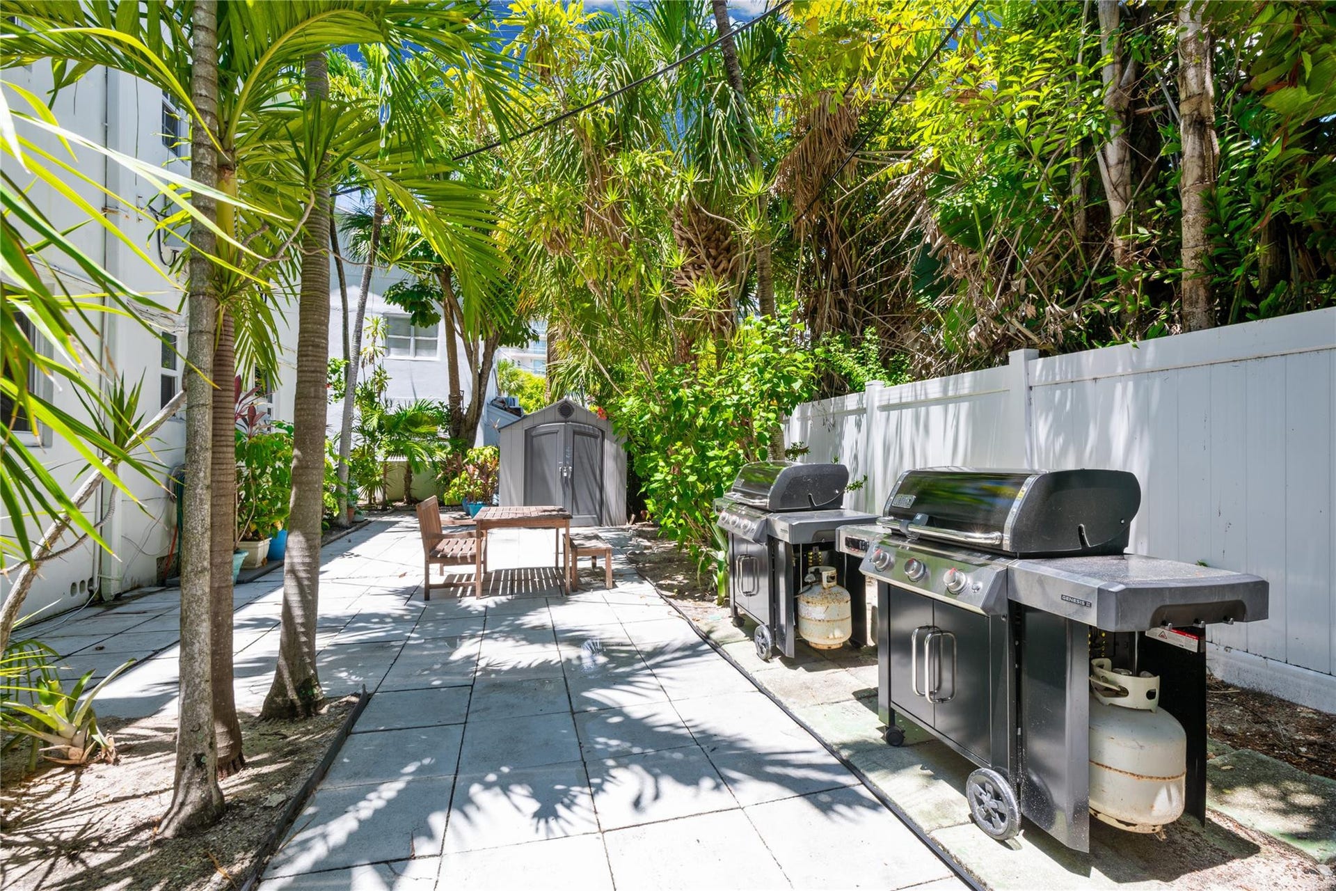 3015 Seville Street, #7, Fort Lauderdale, Fort Lauderdale, FL 33304 Communal garden areawith gas grills