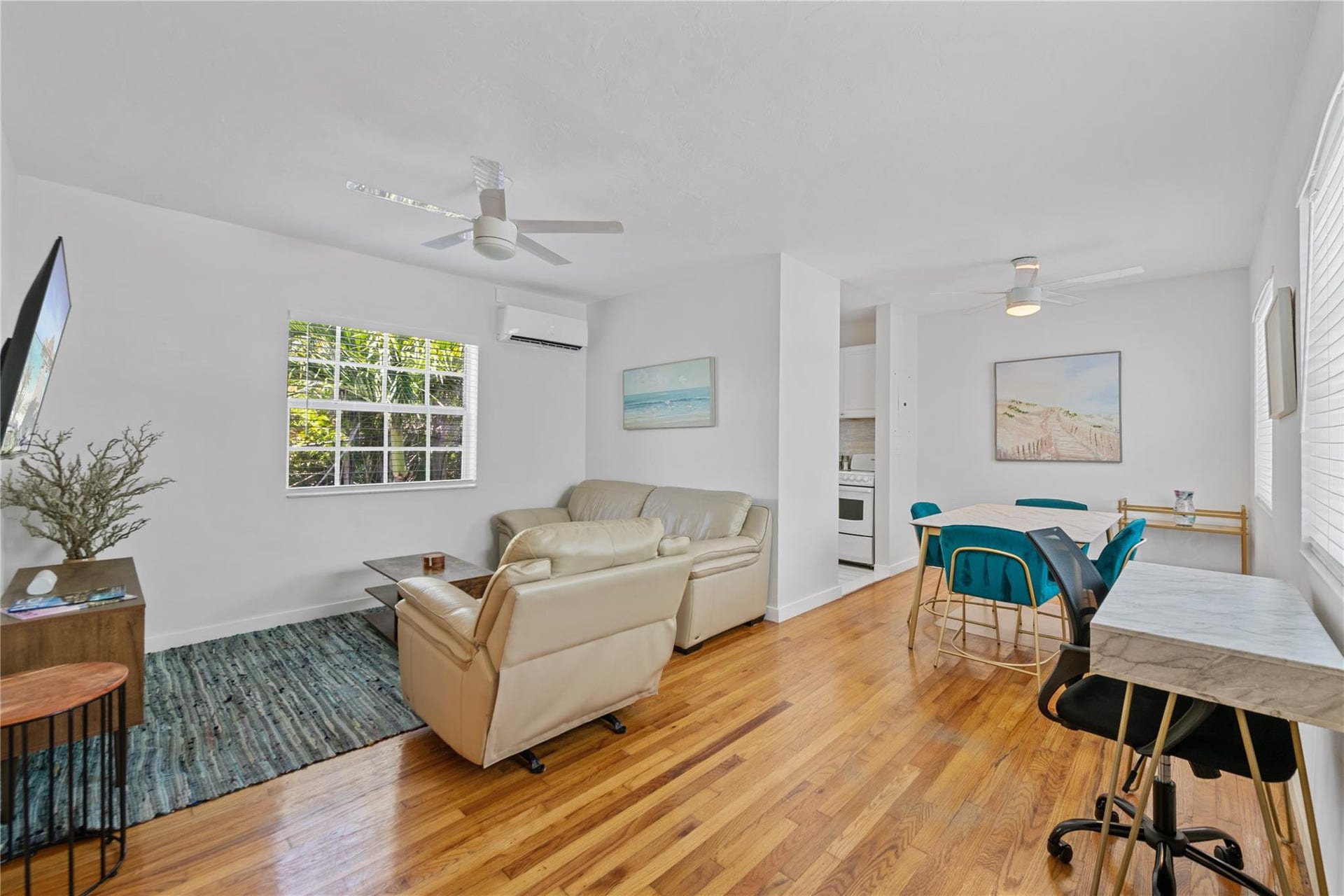 3015 Seville Street, #7, Fort Lauderdale, Fort Lauderdale, FL 33304 Living area