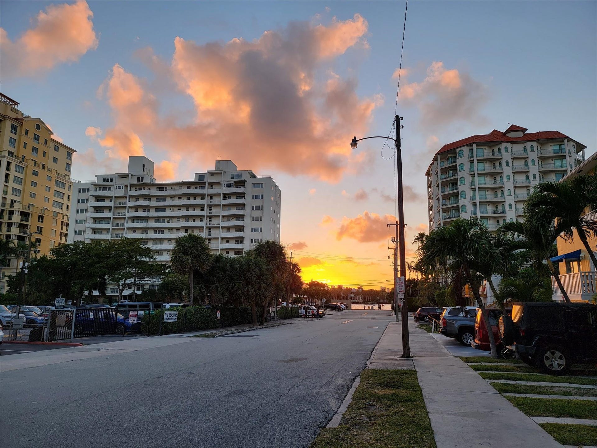 3015 Seville Street, #7, Fort Lauderdale, Fort Lauderdale, FL 33304 Sunset view from street