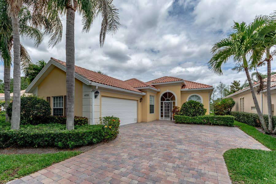 Property photo for 4705 Dovehill Drive, Palm Beach Gardens, FL