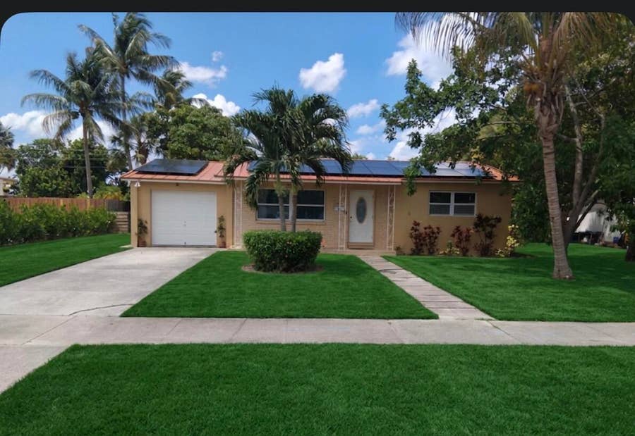 Property photo for 729 Ilex Court, West Palm Beach, FL