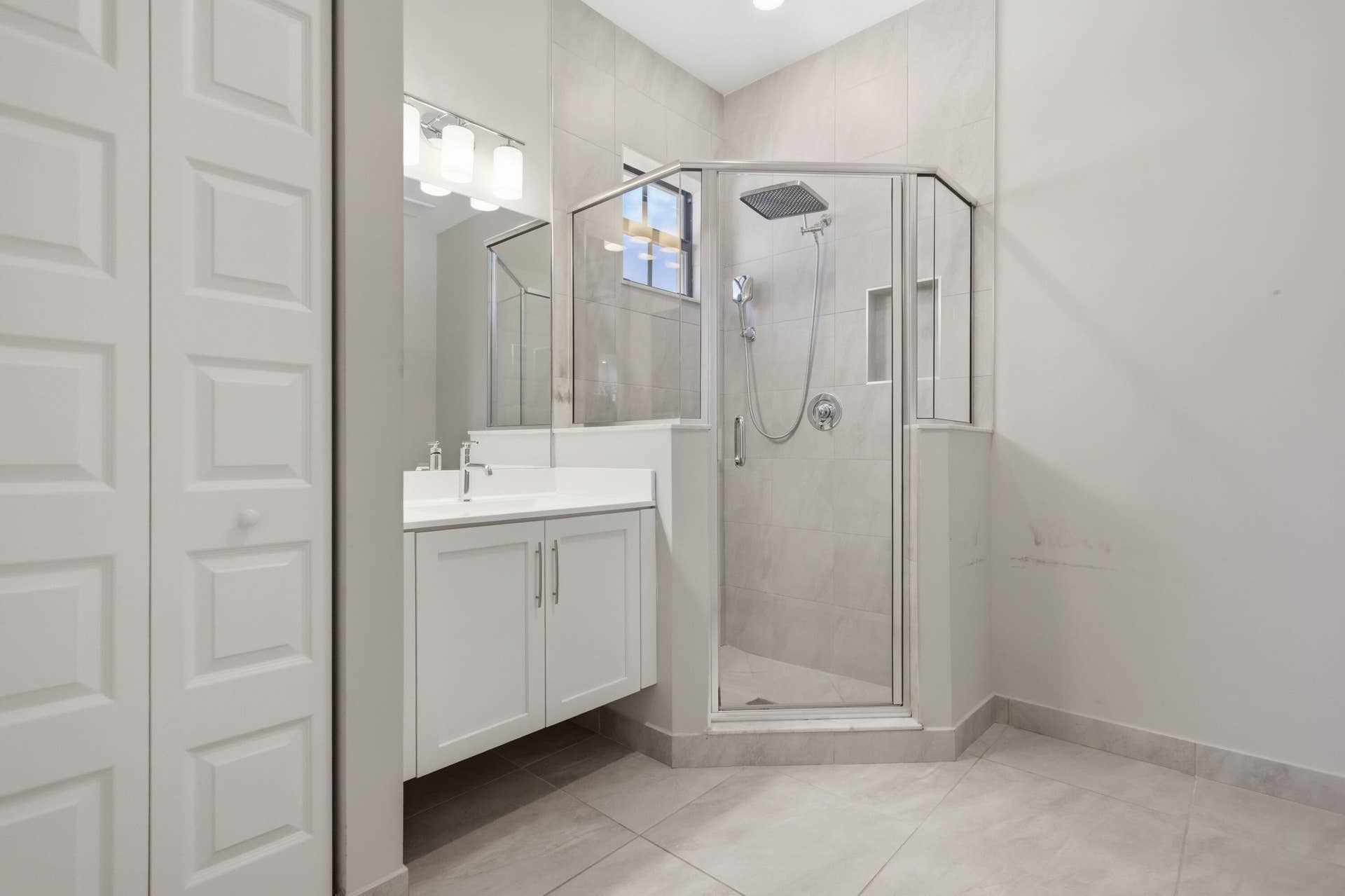 10271 Peninsula Place, Parkland, FL 33076 Guest Bath