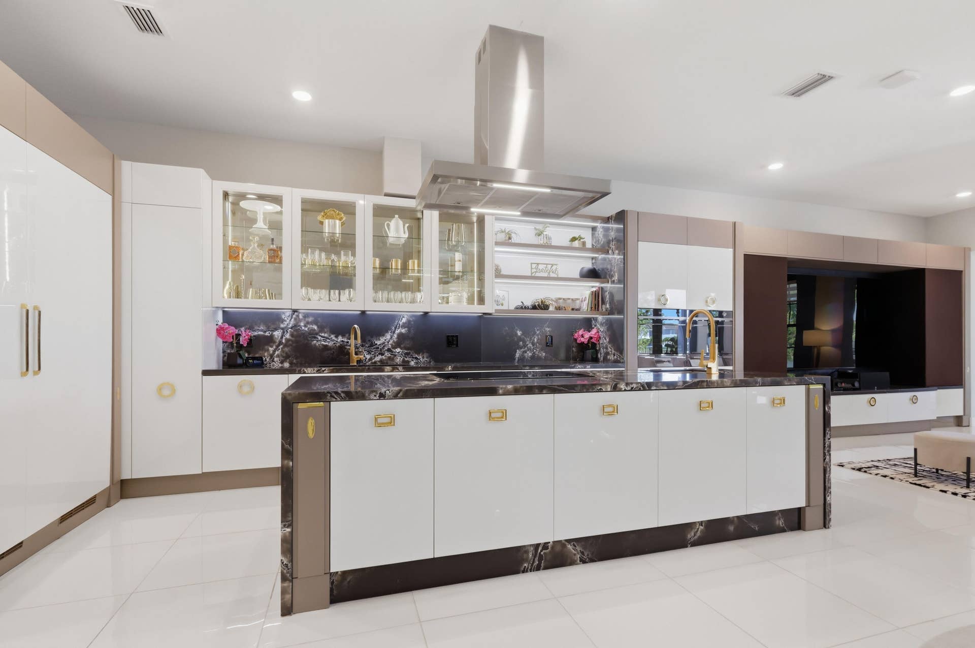 10271 Peninsula Place, Parkland, FL 33076 Kitchen