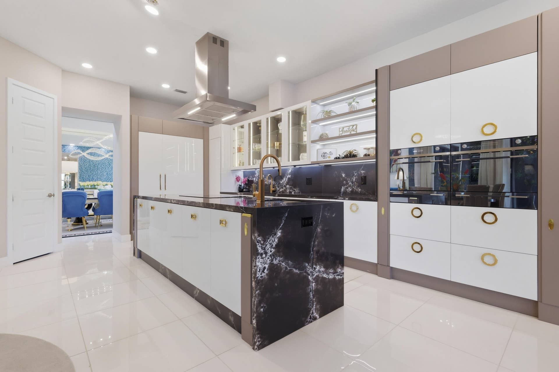 10271 Peninsula Place, Parkland, FL 33076 Kitchen