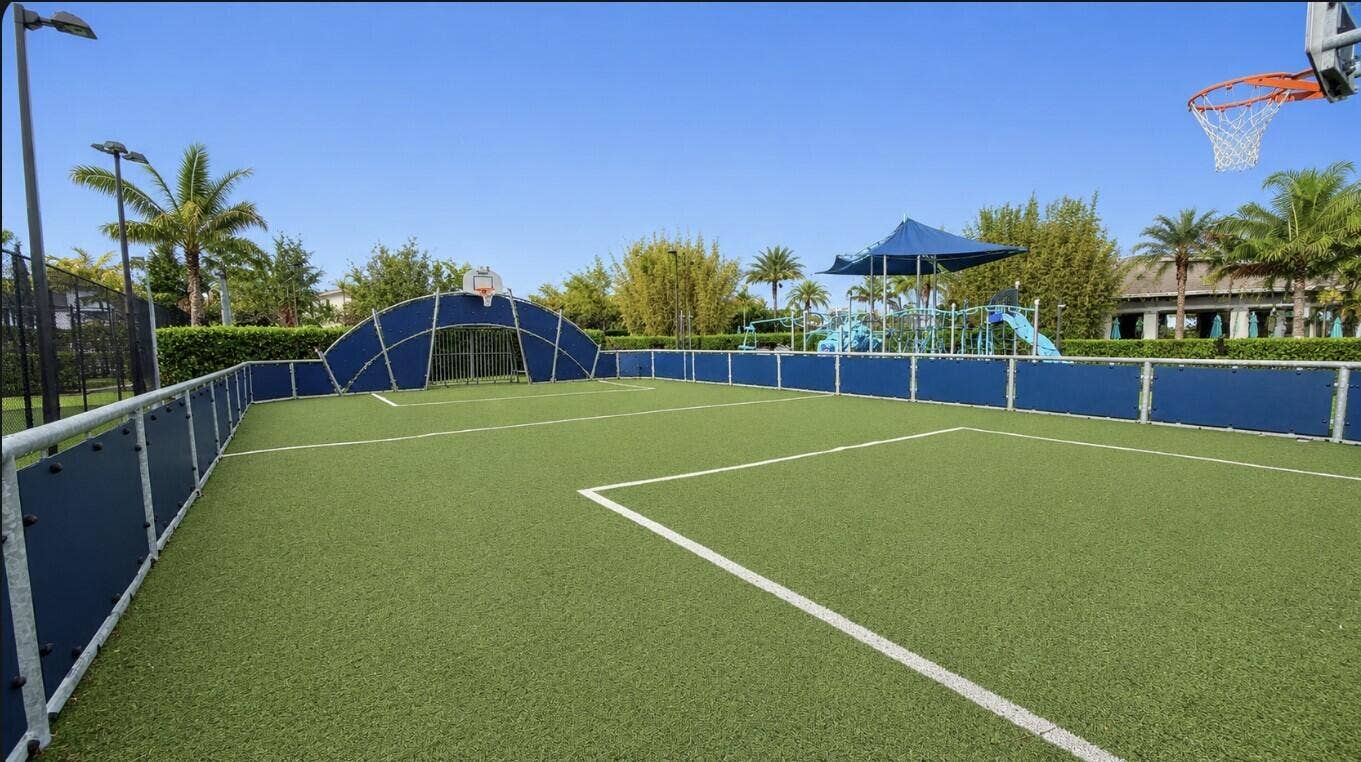 10271 Peninsula Place, Parkland, FL 33076 sport court