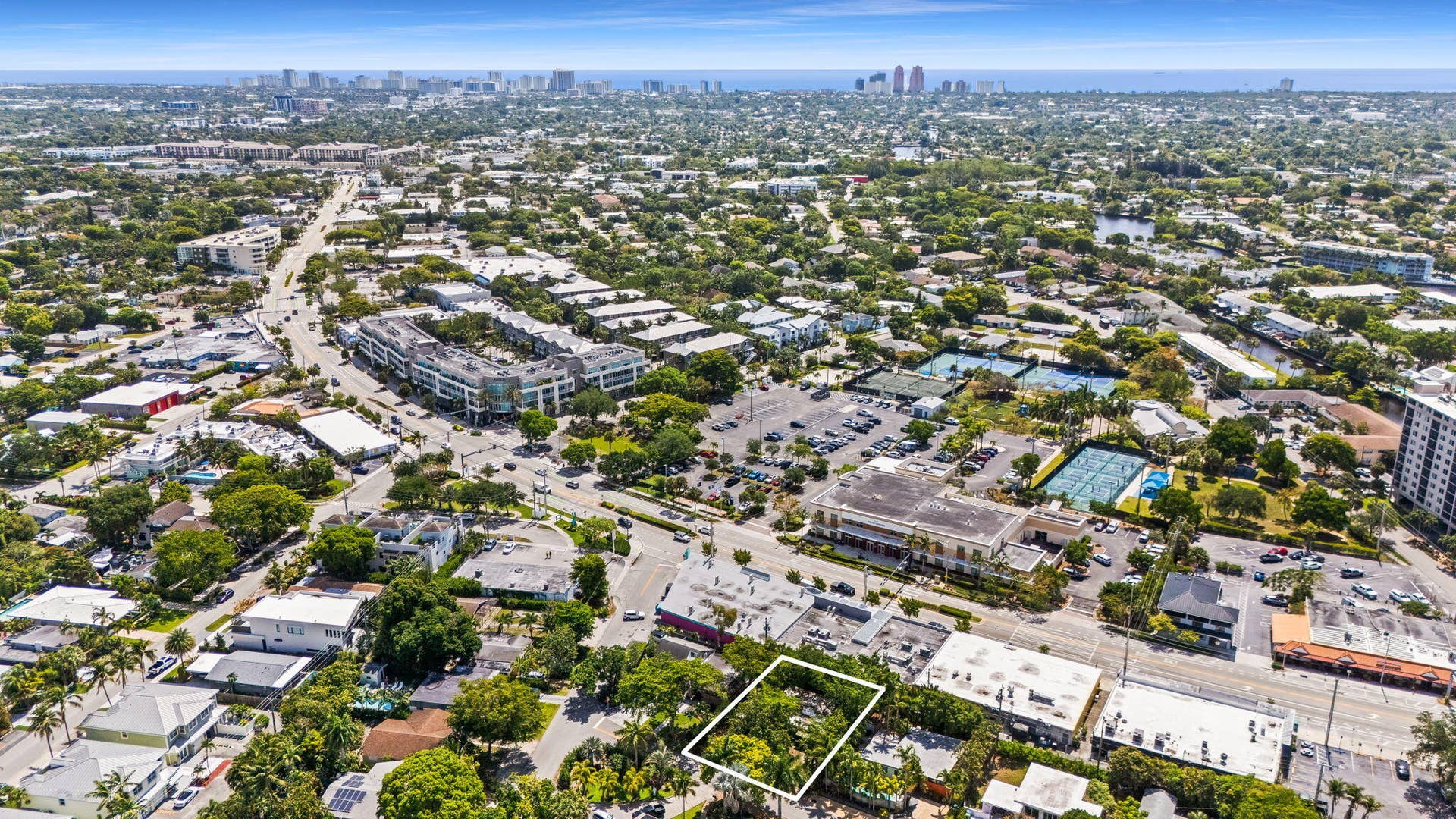2020 NE 4th Avenue, #2, Wilton Manors, FL 33305 3-web-or-mls-DJI_20260511111133_0832_D