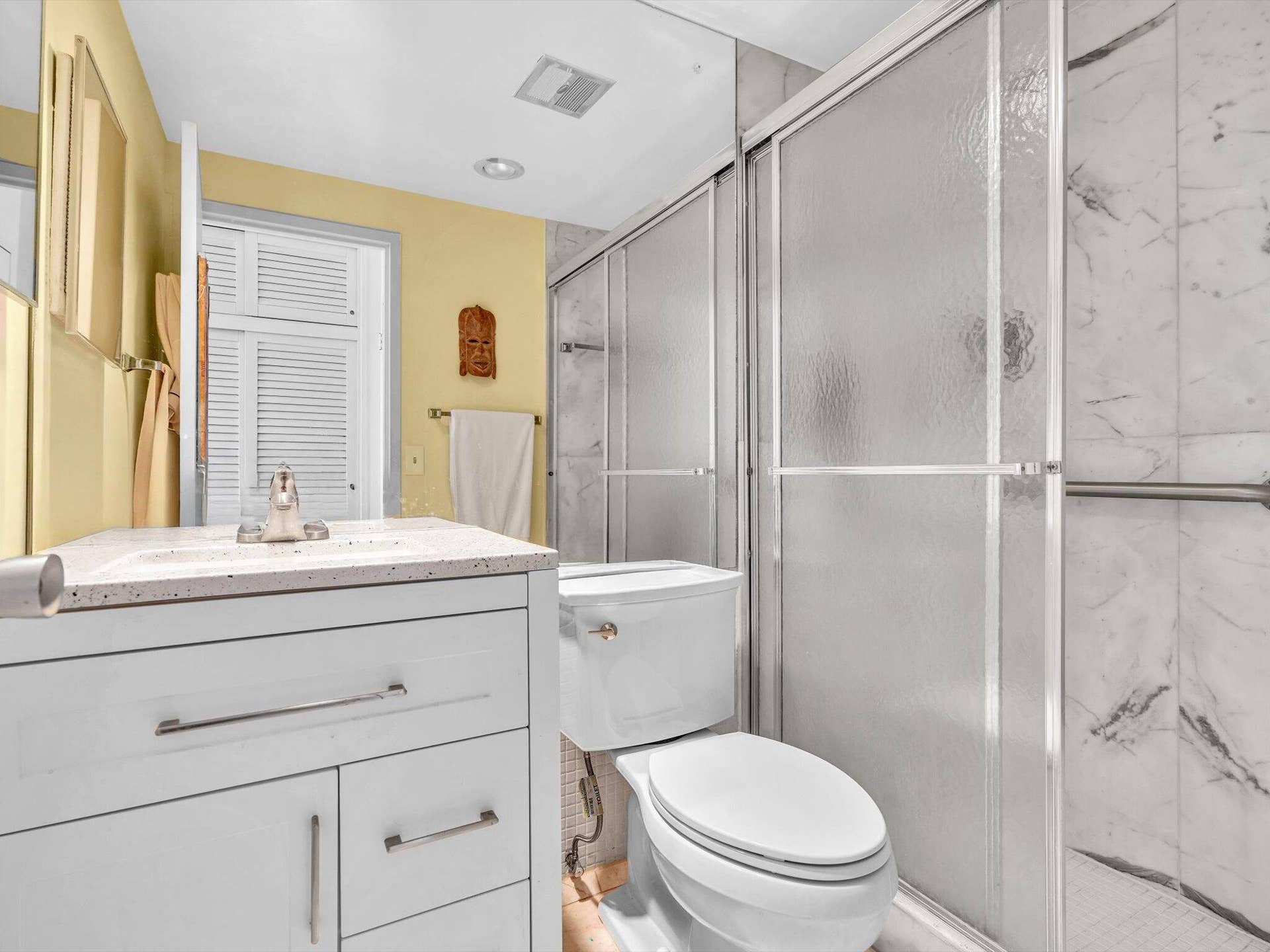 3300 NE 36th Street, #721, Fort Lauderdale, FL 33308 Primary bathroom