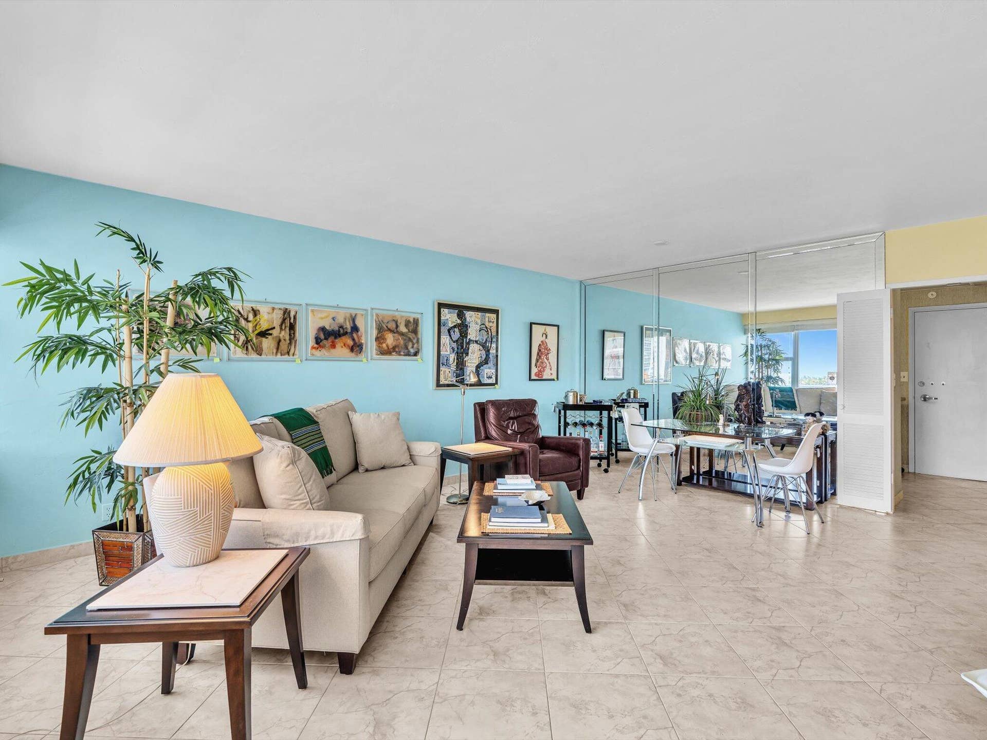 3300 NE 36th Street, #721, Fort Lauderdale, FL 33308 Living room