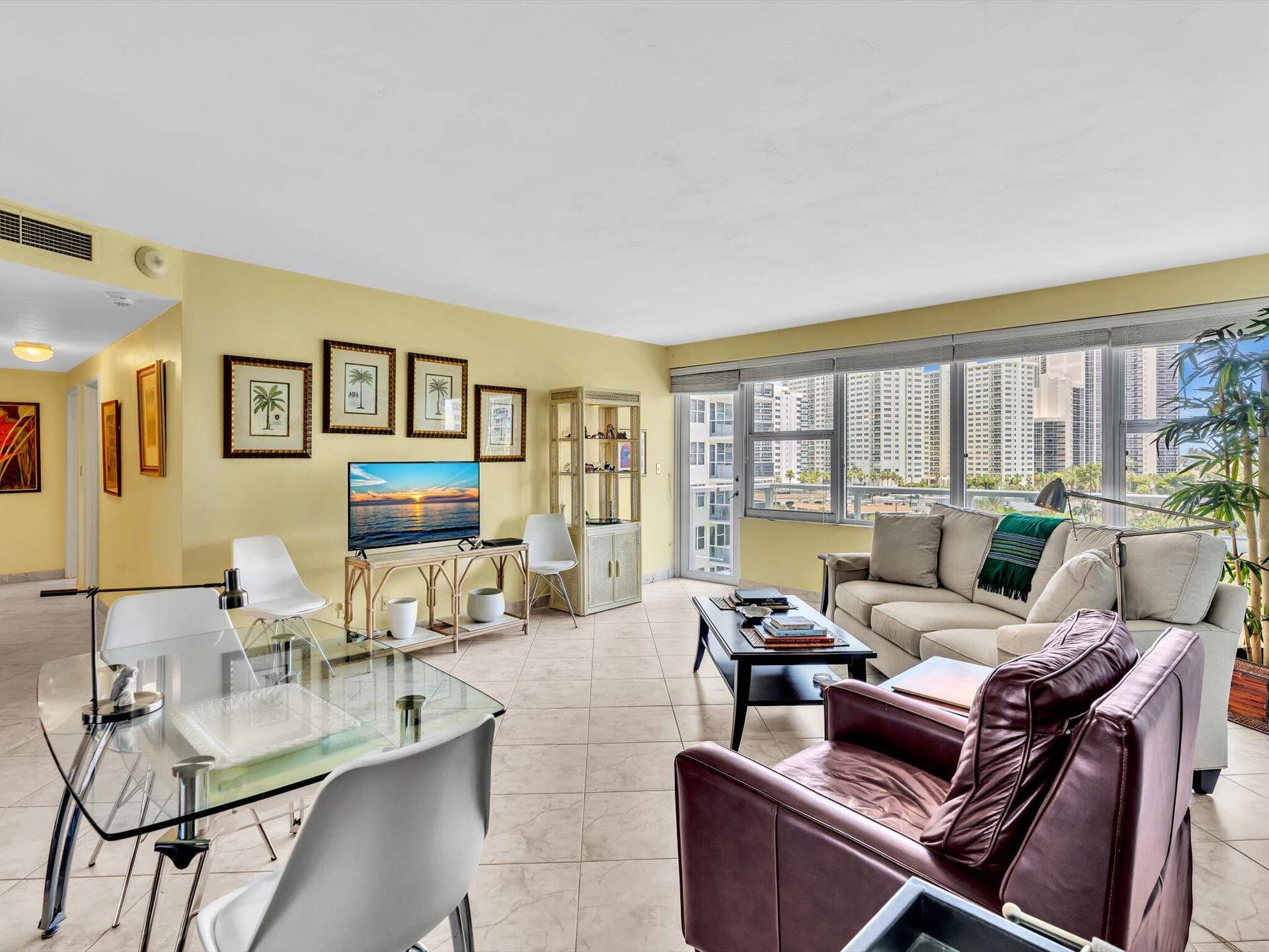 3300 NE 36th Street, #721, Fort Lauderdale, FL 33308 Dining area