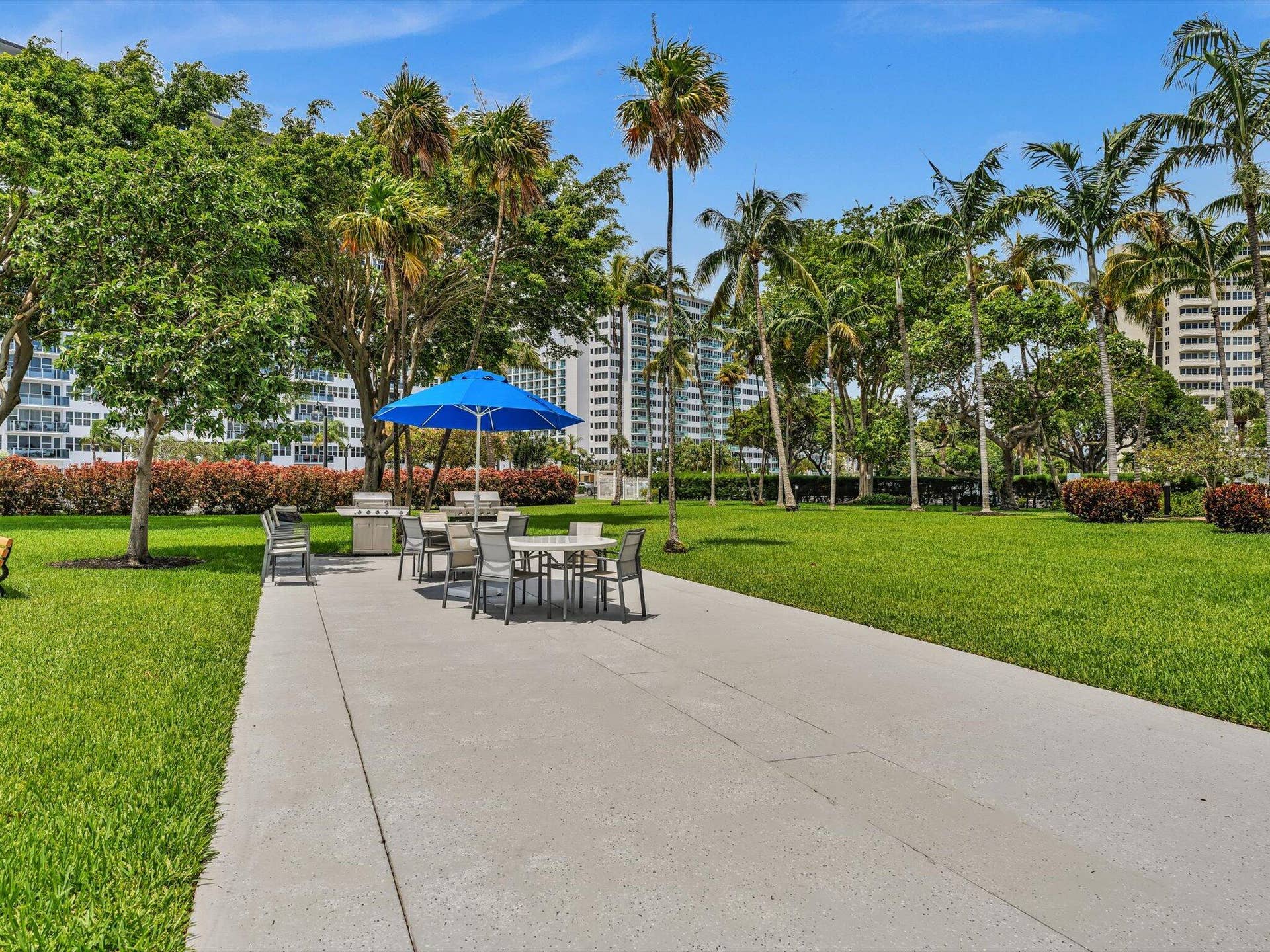 3300 NE 36th Street, #721, Fort Lauderdale, FL 33308 BBQ at main building