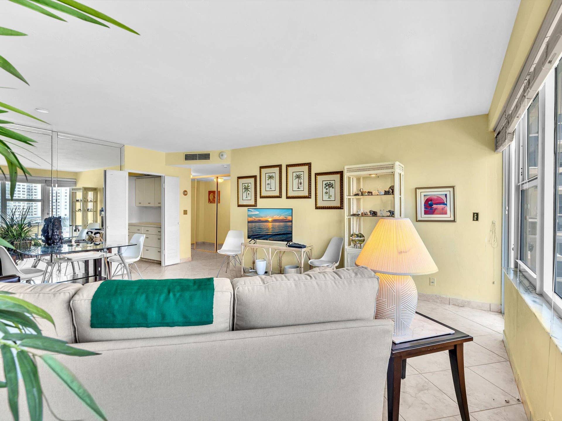 3300 NE 36th Street, #721, Fort Lauderdale, FL 33308 HUGE living area