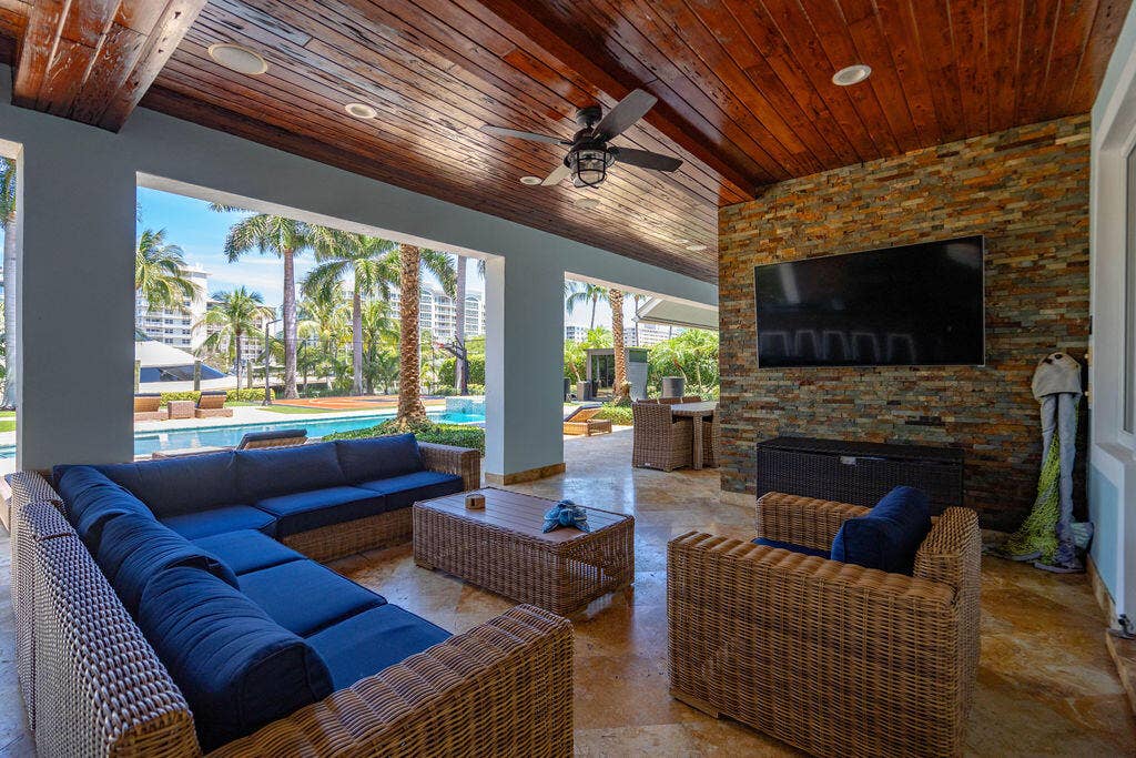 4130 NE 31st Avenue, Lighthouse Point, FL 33064 DCS2026(90)
