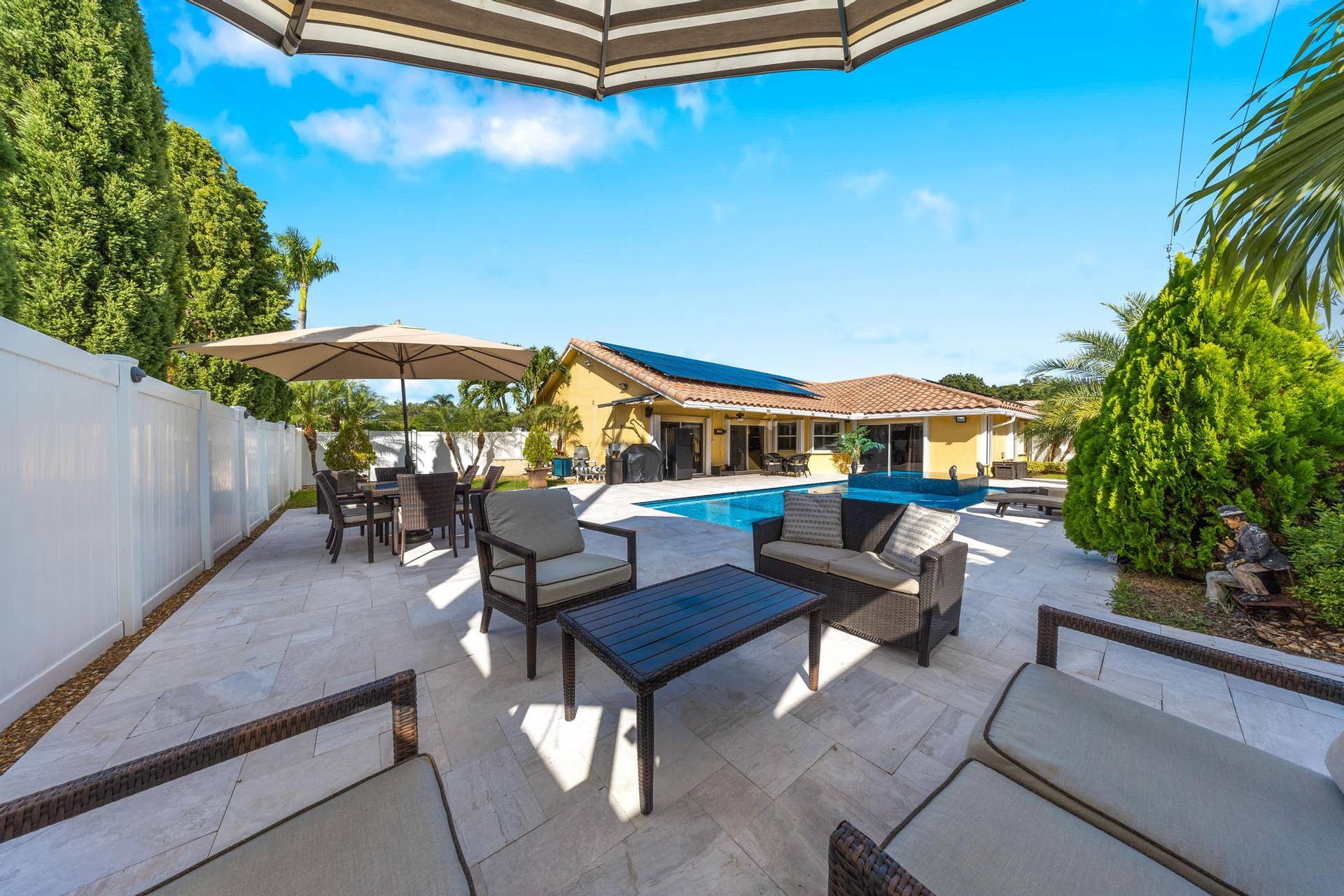 22071 Martella Avenue, Boca Raton, FL 33433 4