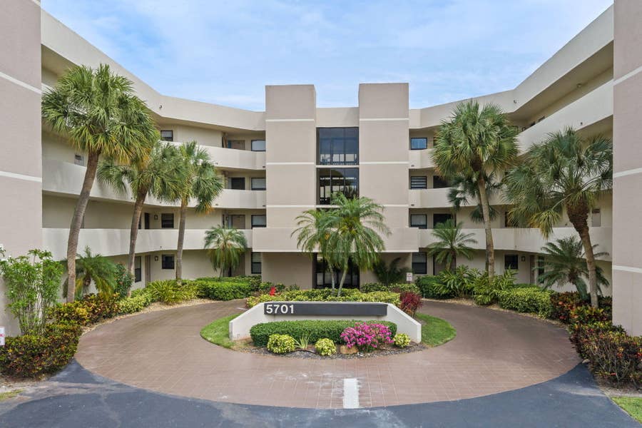 Property photo for 5701 Camino Del Sol, #104, Boca Raton, FL
