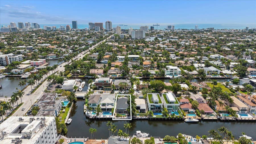 Property photo for 325 Coconut Isle Drive, Fort Lauderdale, FL