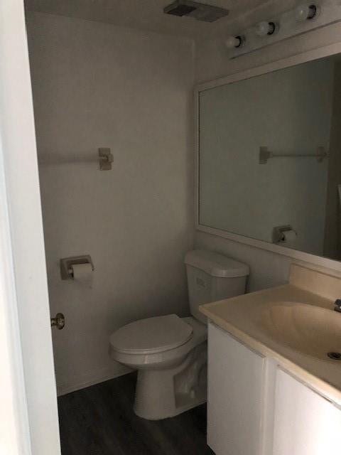 BATHROOM 1/2