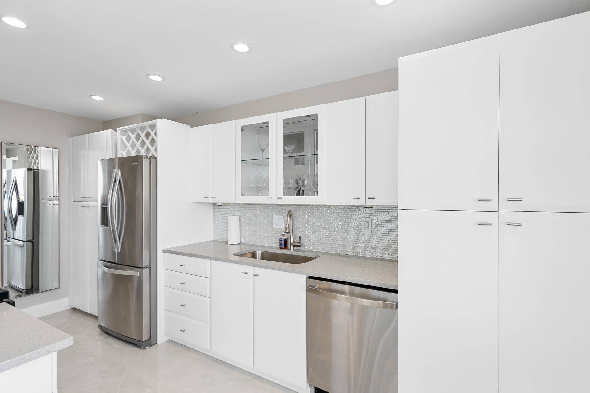 2800 E Sunrise Boulevard, #19d, Fort Lauderdale, Fort Lauderdale, FL 33304 Kitchen