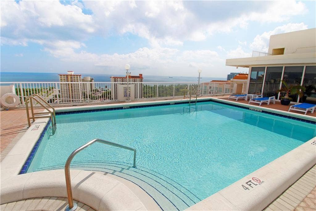 2800 E Sunrise Boulevard, #19d, Fort Lauderdale, Fort Lauderdale, FL 33304 pool 2