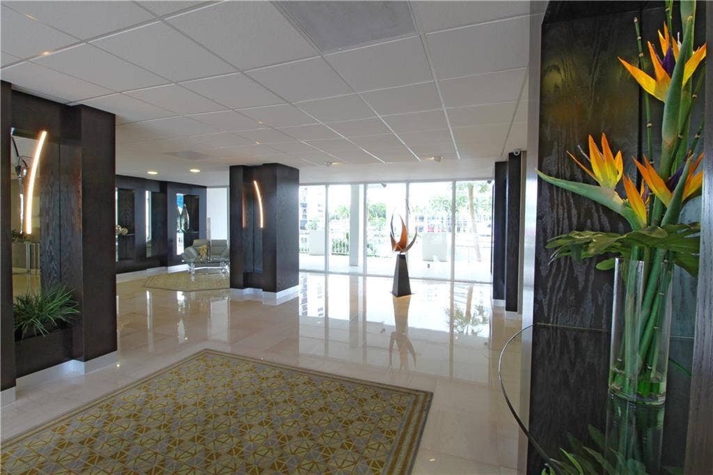2800 E Sunrise Boulevard, #19d, Fort Lauderdale, Fort Lauderdale, FL 33304 public area 2