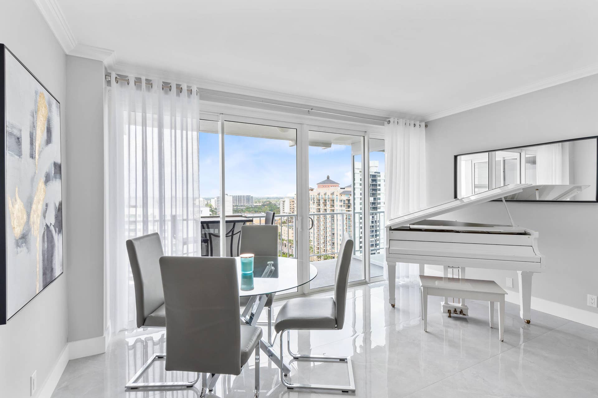 2800 E Sunrise Boulevard, #19d, Fort Lauderdale, Fort Lauderdale, FL 33304 Living areaa