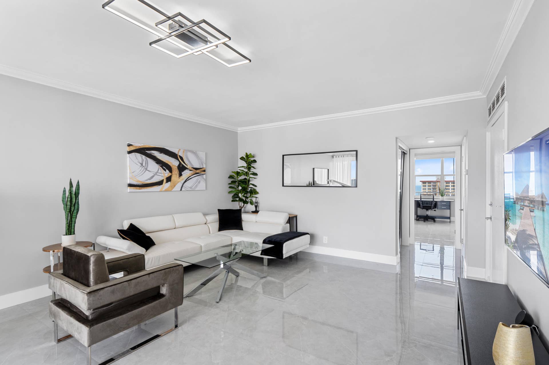 2800 E Sunrise Boulevard, #19d, Fort Lauderdale, Fort Lauderdale, FL 33304 Living areaa