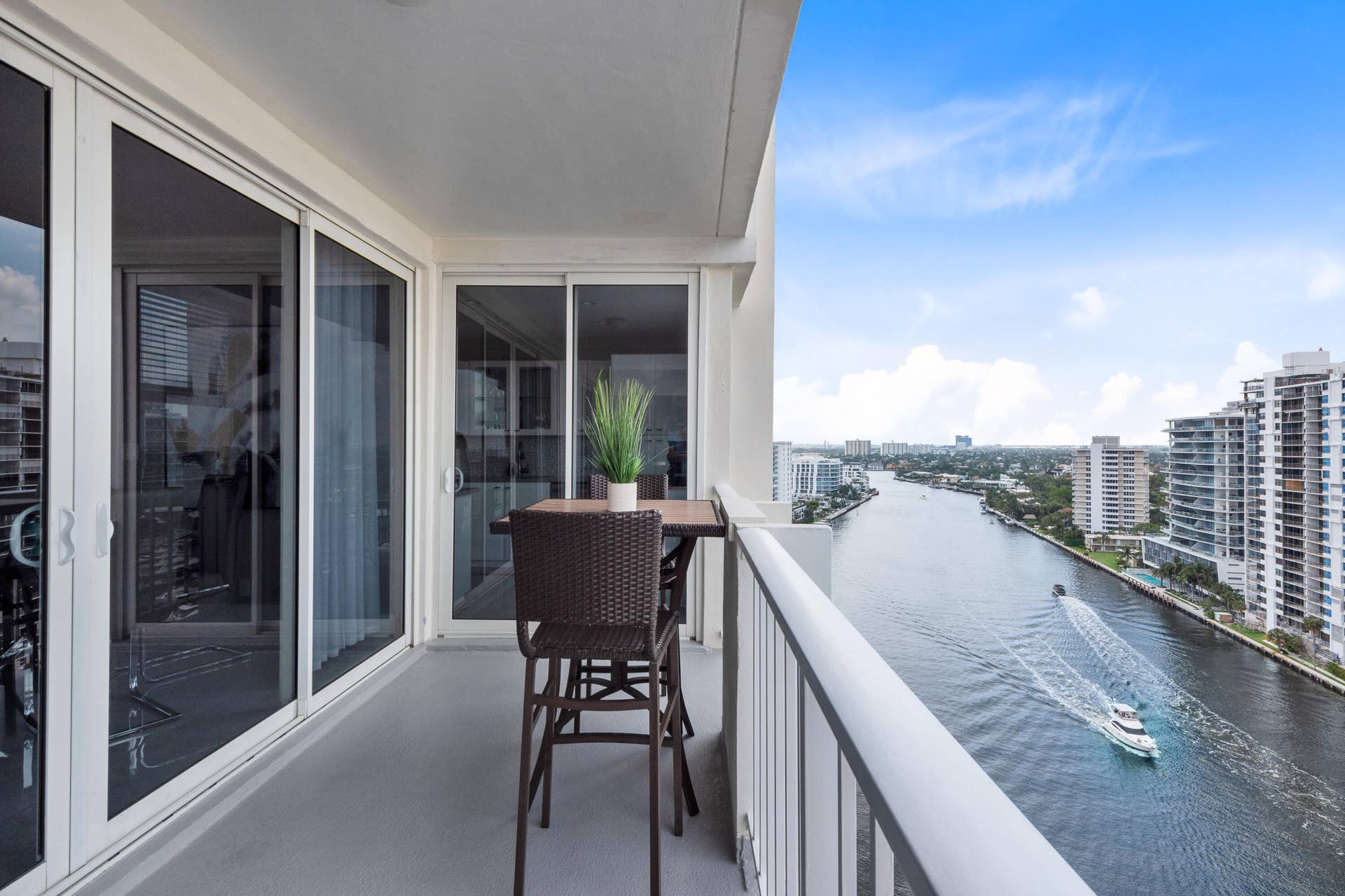 2800 E Sunrise Boulevard, #19d, Fort Lauderdale, Fort Lauderdale, FL 33304 Balcony and view to south