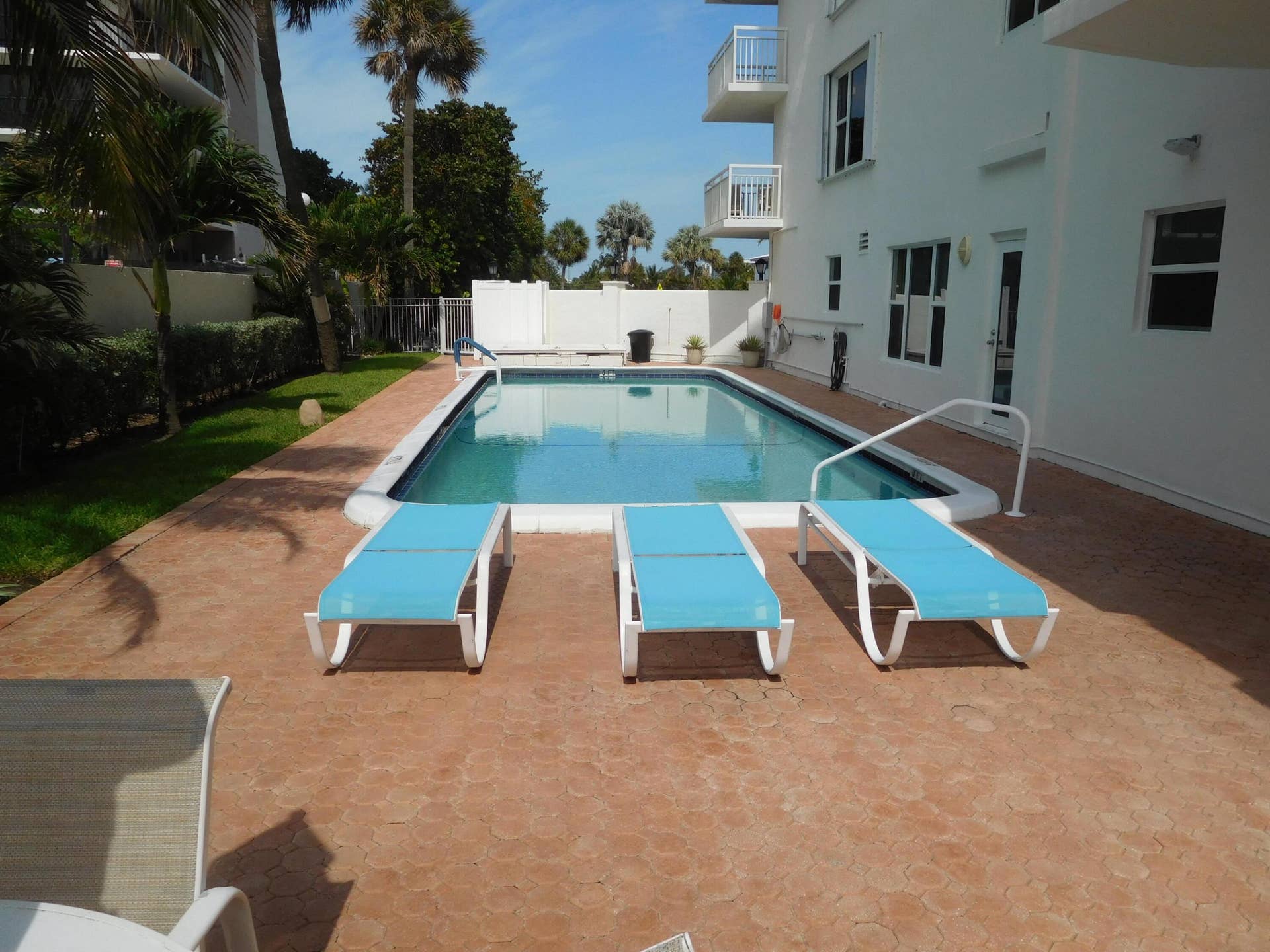 24 Pool & Deck Area