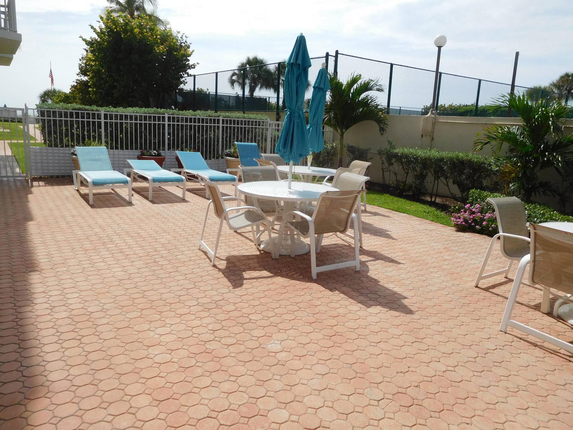 26 Pool Lounge Area