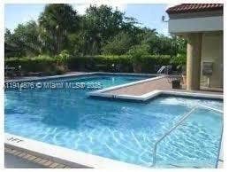 marina oaks pool