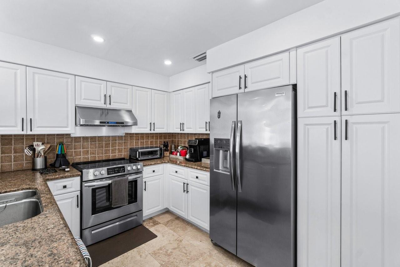 2058 NW 52nd Street, Boca Raton, FL 33496 Photo 8